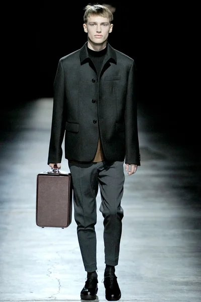 Look 7